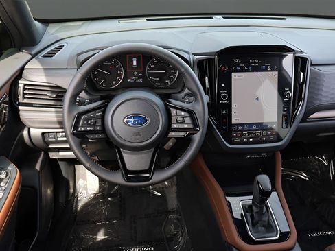 Used 2025 Subaru Forester Touring AWD/4WD image 16