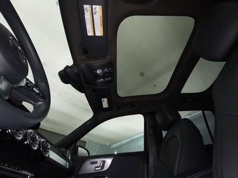 Used 2023 Mercedes-Benz GLB 250 image 21