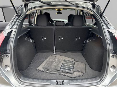 Used 2024 Nissan Kicks SV FWD image 11