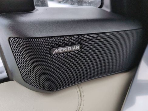 New 2026 Land Rover Range Rover Long Wheelbase SE image 32