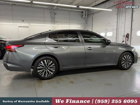 Used 2023 Nissan Altima 2.5 SV FWD image 6