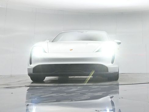 Used 2021 Porsche Taycan 4S image 45
