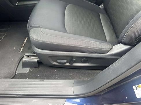 Used 2024 Nissan Pathfinder SV FWD image 16