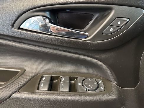 Used 2024 Chevrolet Equinox RS w/ RS Leather Package image 19