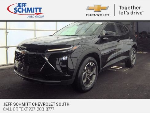 Certified 2025 Chevrolet Trax LT w/ LT Convenience Package image 1