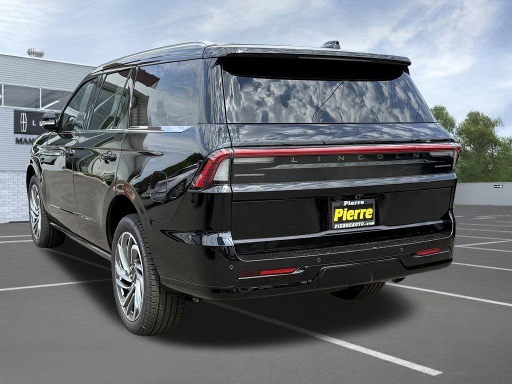 New 2027 Lincoln Navigator Reserve AWD/4WD image 8