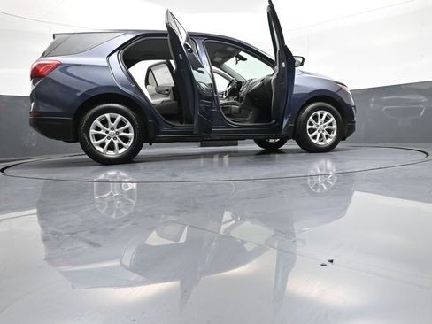 Used 2019 Chevrolet Equinox LS FWD image 46