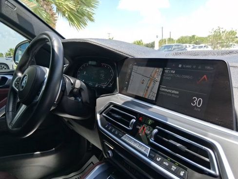 Used 2022 BMW X6 xDrive40i w/ Executive Package AWD/4WD image 11