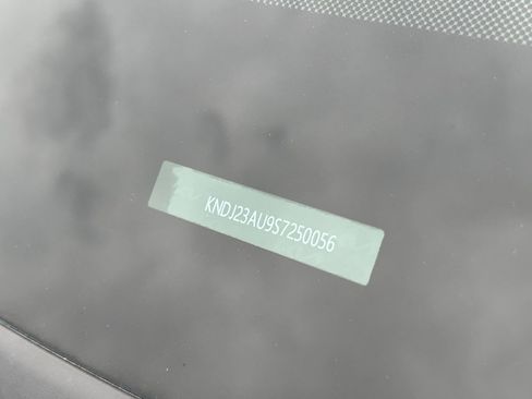 Used 2025 Kia Soul LX image 10