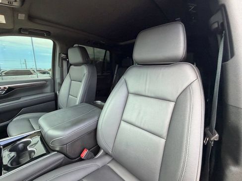 Used 2025 Chevrolet Tahoe Z71 w/ Z71 Off-Road Package AWD/4WD image 14