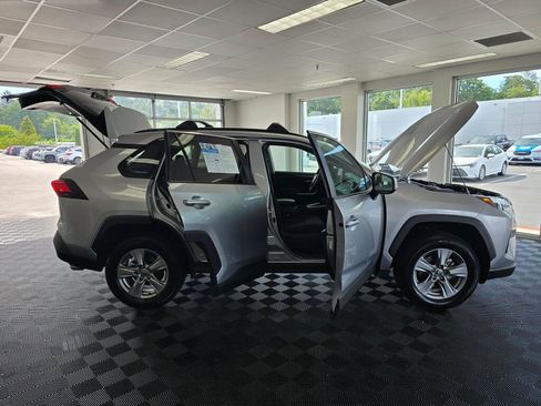 Used 2024 Toyota RAV4 XLE AWD/4WD image 17