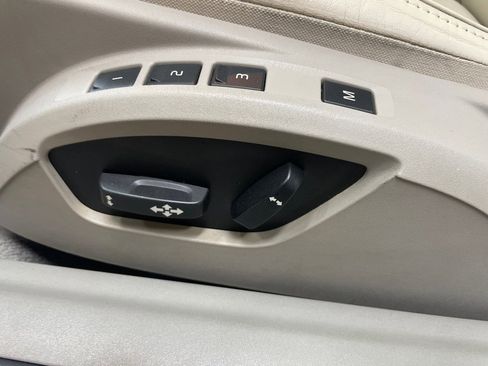 Used 2012 Volvo C70 T5 image 23