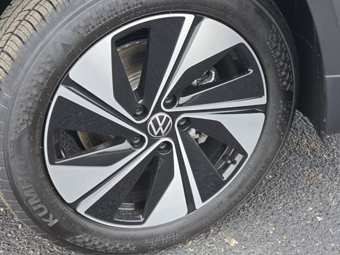 New 2026 Volkswagen Taos SE AWD/4WD image 15