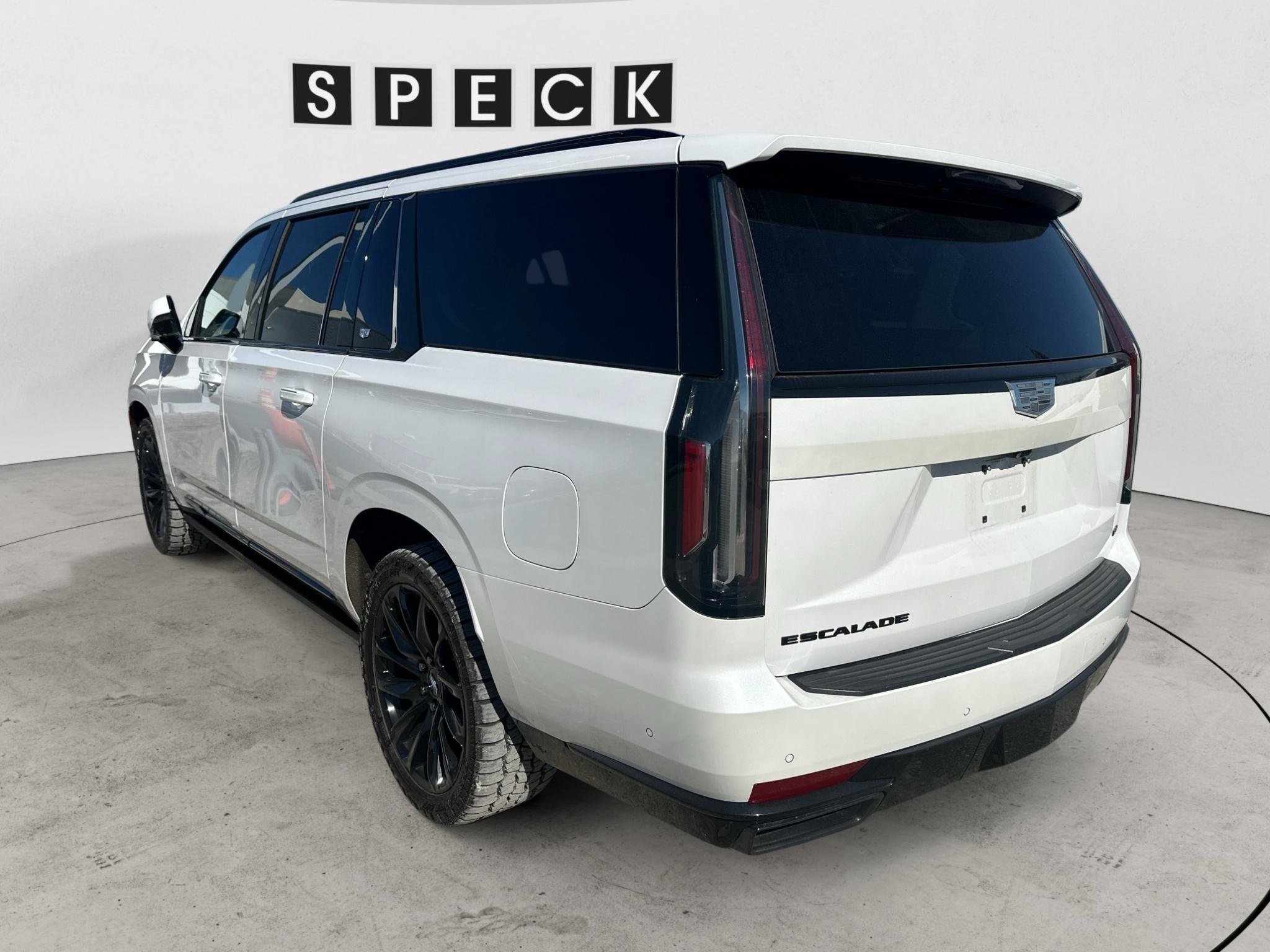 Used 2023 Cadillac Escalade ESV Sport Platinum w/ LPO, ONYX Package AWD/4WD image 3