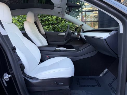 Used 2022 Tesla Model Y Performance AWD/4WD image 33