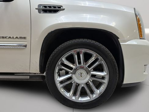 Used 2013 Cadillac Escalade Platinum AWD/4WD image 33