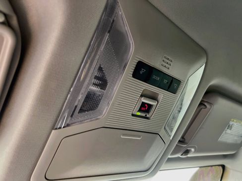 Used 2024 Toyota RAV4 XLE FWD image 20