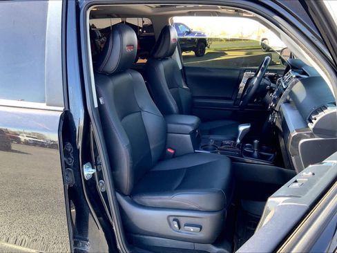 Used 2021 Toyota 4Runner TRD Off-Road Premium w/ Moonroof Package AWD/4WD image 9