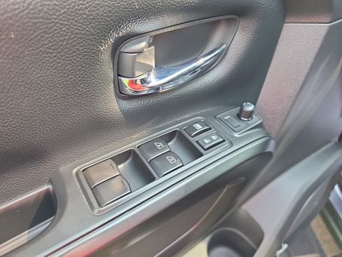Used 2023 Nissan Titan PRO-4X AWD/4WD image 19