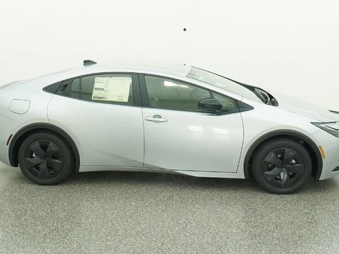 New 2026 Toyota Prius Plug-In Hybrid FWD image 88