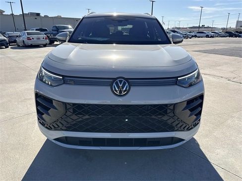 New 2026 Volkswagen Tiguan SEL R-Line image 9