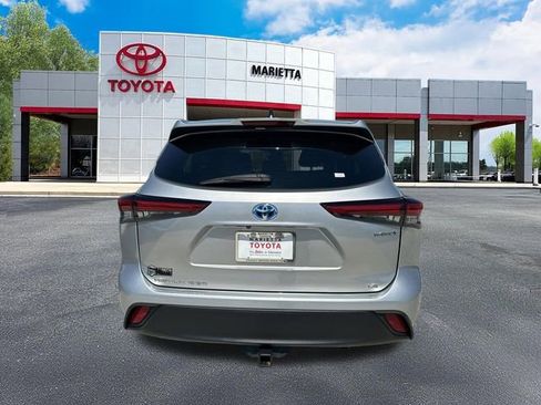 Used 2023 Toyota Highlander LE image 29