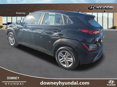 Certified 2023 Hyundai Kona SE FWD image 3