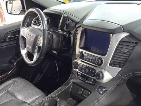 Used 2018 GMC Yukon SLT w/ Premium Edition image 11
