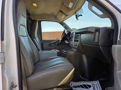 Used 2016 Chevrolet Express 3500 RWD image 12
