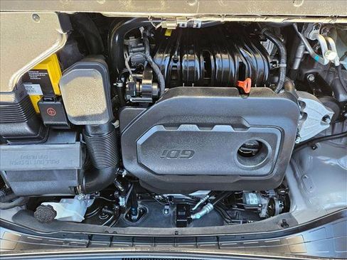 Used 2017 Kia Sorento LX w/ LX Convenience Package image 19