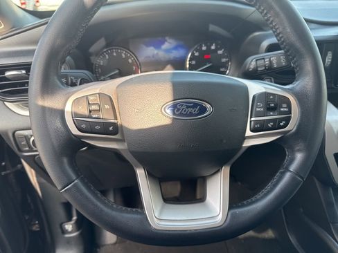 Used 2020 Ford Explorer XLT image 10