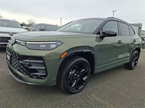 New 2026 Volkswagen Tiguan SE R-Line image 2