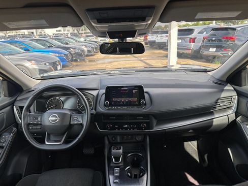 Used 2025 Nissan Rogue SV FWD image 35