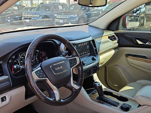 Used 2019 GMC Acadia Denali w/ Technology Package FWD image 10