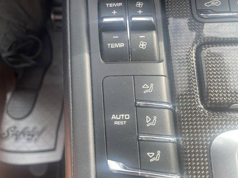 Used 2016 Porsche Cayenne GTS AWD/4WD image 27
