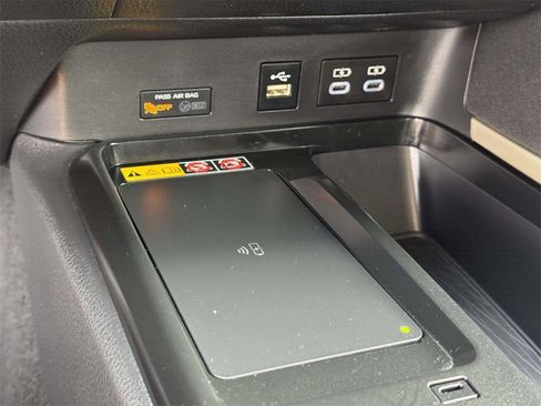 Used 2025 Toyota Camry LE image 8