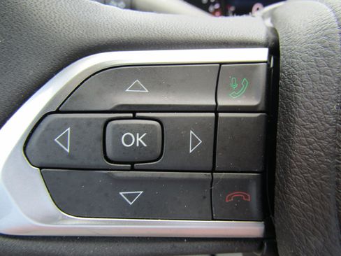 Used 2024 Jeep Compass Latitude AWD/4WD image 24