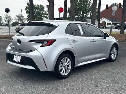 Certified 2023 Toyota Corolla SE w/ SE Premium Package FWD image 3