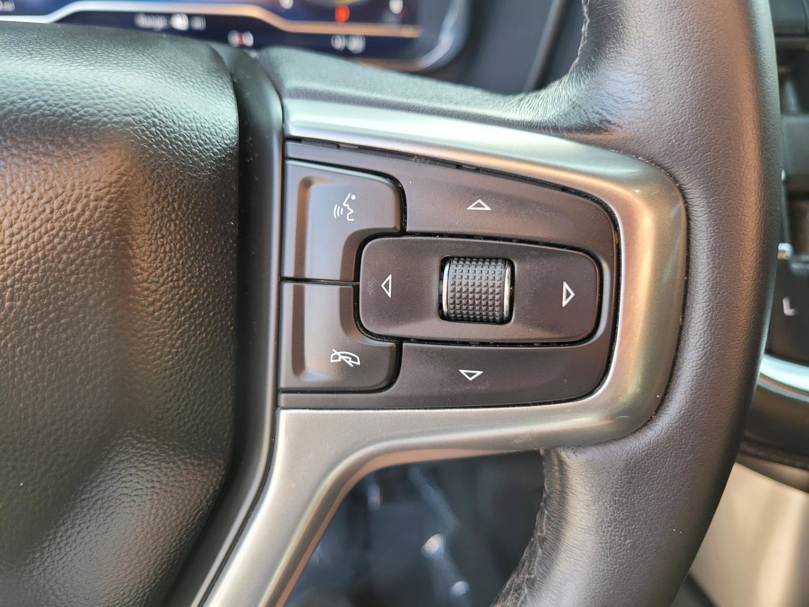 Used 2022 Chevrolet Suburban LT RWD image 30