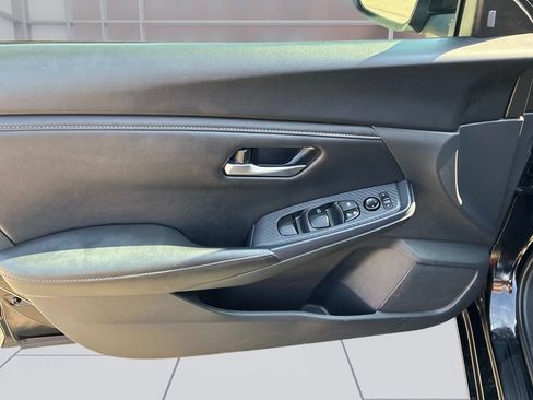 Used 2024 Nissan Sentra SV FWD image 27