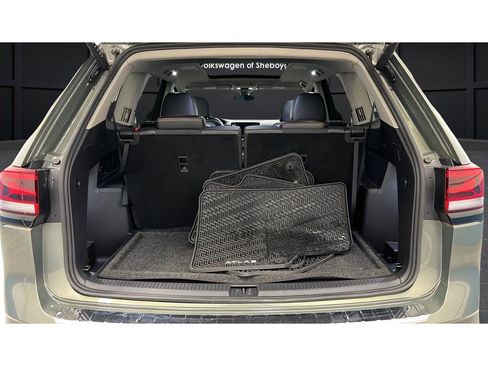 Used 2024 Volkswagen Atlas Peak Edition SEL AWD/4WD image 28