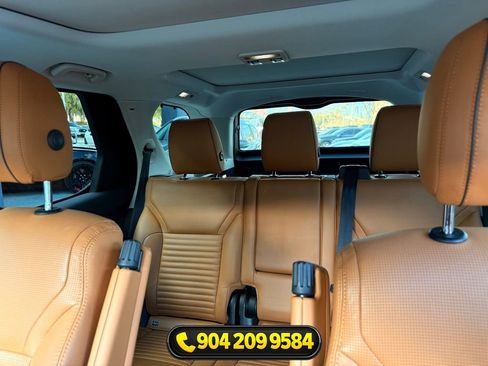 Used 2018 Land Rover Discovery HSE AWD/4WD image 25
