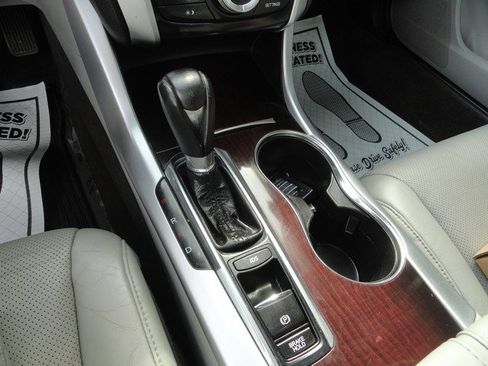 Used 2015 Acura TLX w/ Technology Package FWD image 14