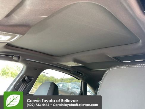 Used 2023 Audi S8 AWD/4WD image 24
