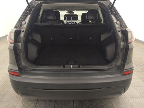 Used 2019 Jeep Cherokee Latitude Plus FWD image 29