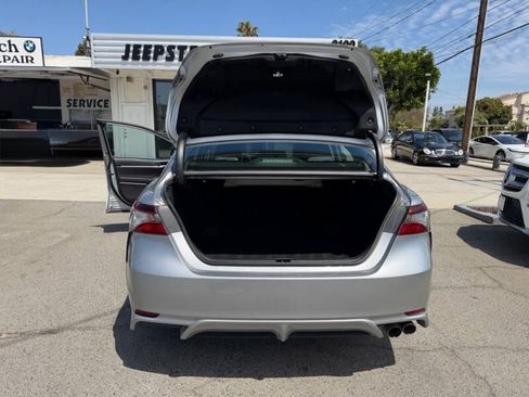 Used 2021 Toyota Camry SE FWD image 18