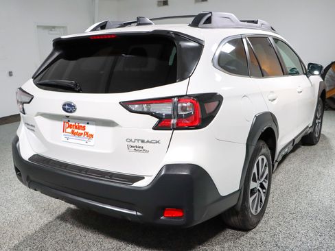 Used 2025 Subaru Outback Premium AWD/4WD image 7