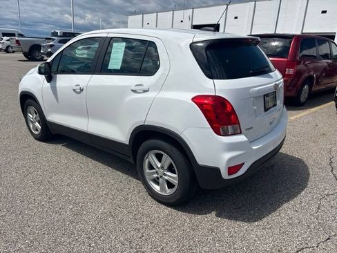 Used 2019 Chevrolet Trax LS FWD image 4