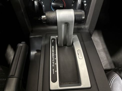 Used 2006 Ford Mustang Convertible image 16