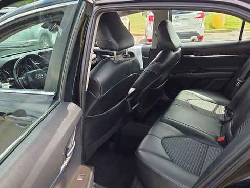 Used 2021 Toyota Camry SE FWD image 7
